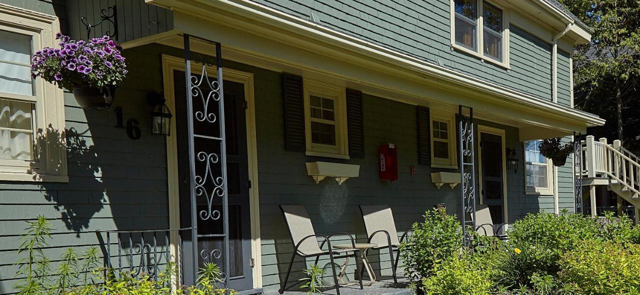 Victoria'S Historic Inn Wolfville Extérieur photo